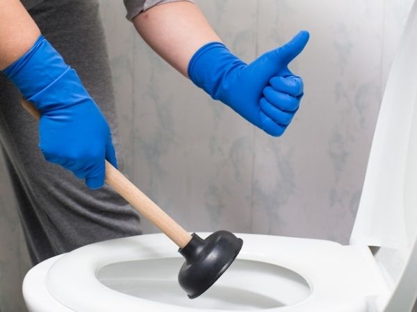 Desentupir sanitário