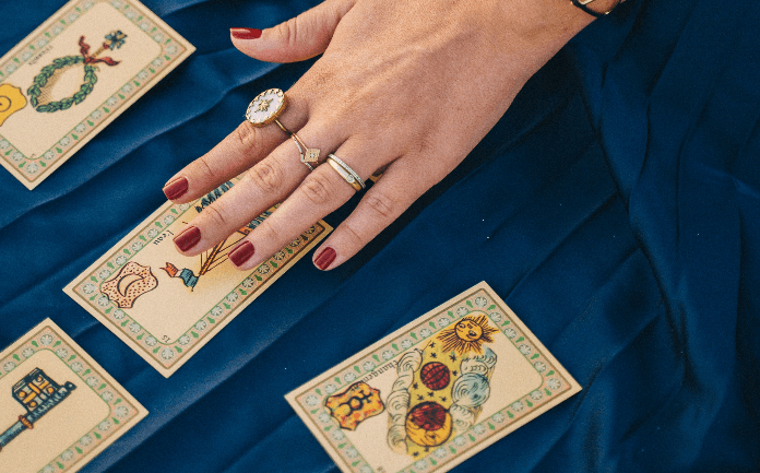 Descubra seu Futuro: Consulte um Cartomante Especializado e Encontre Respostas